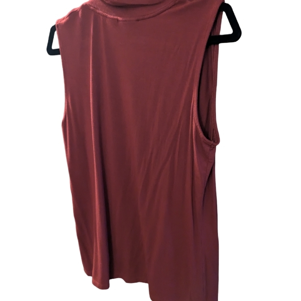 Women's Rust Sleeveless Top - Picture 2 of 3